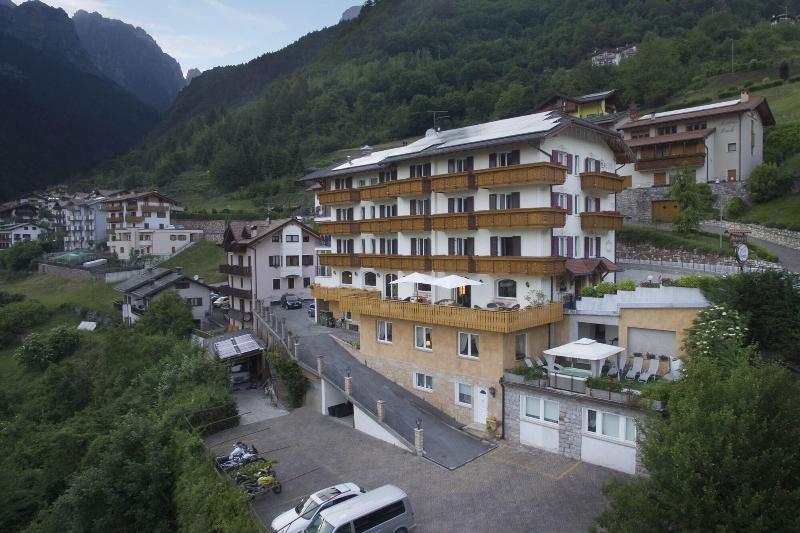 Hotel Olympia Molveno Exteriör bild