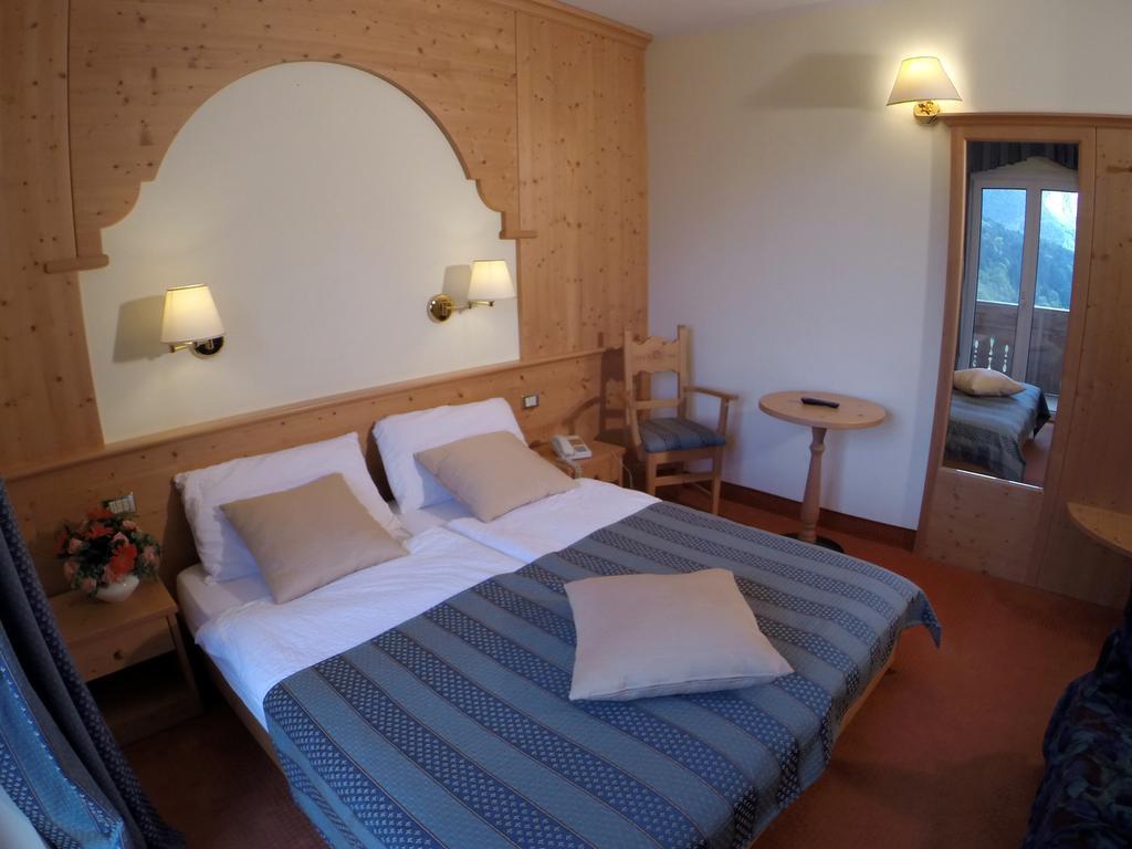 Hotel Olympia Molveno Exteriör bild