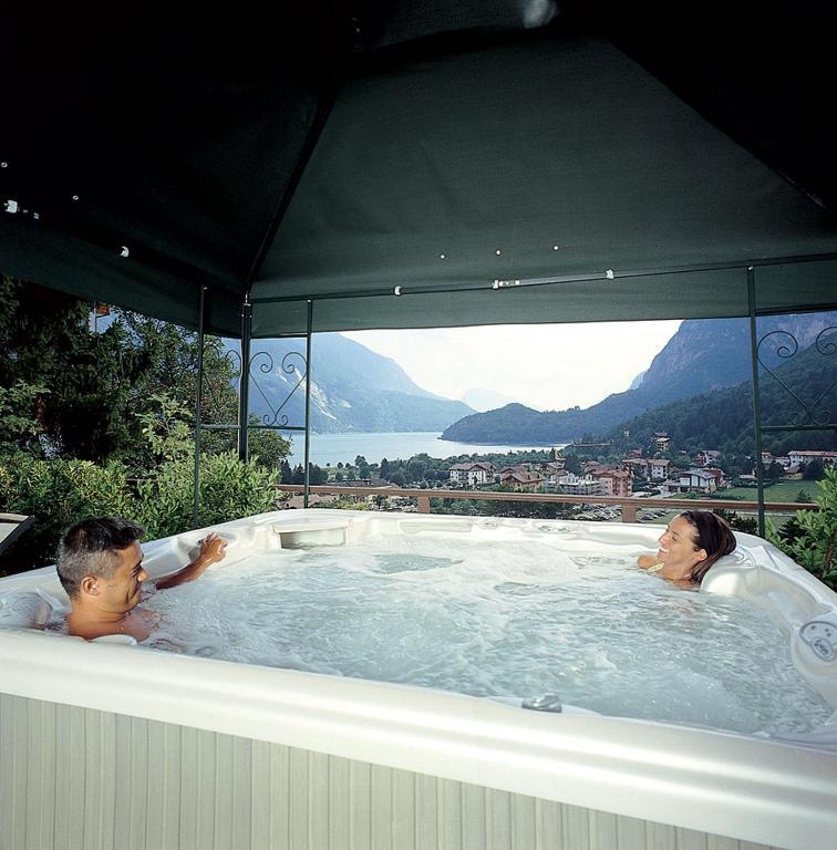 Hotel Olympia Molveno Exteriör bild