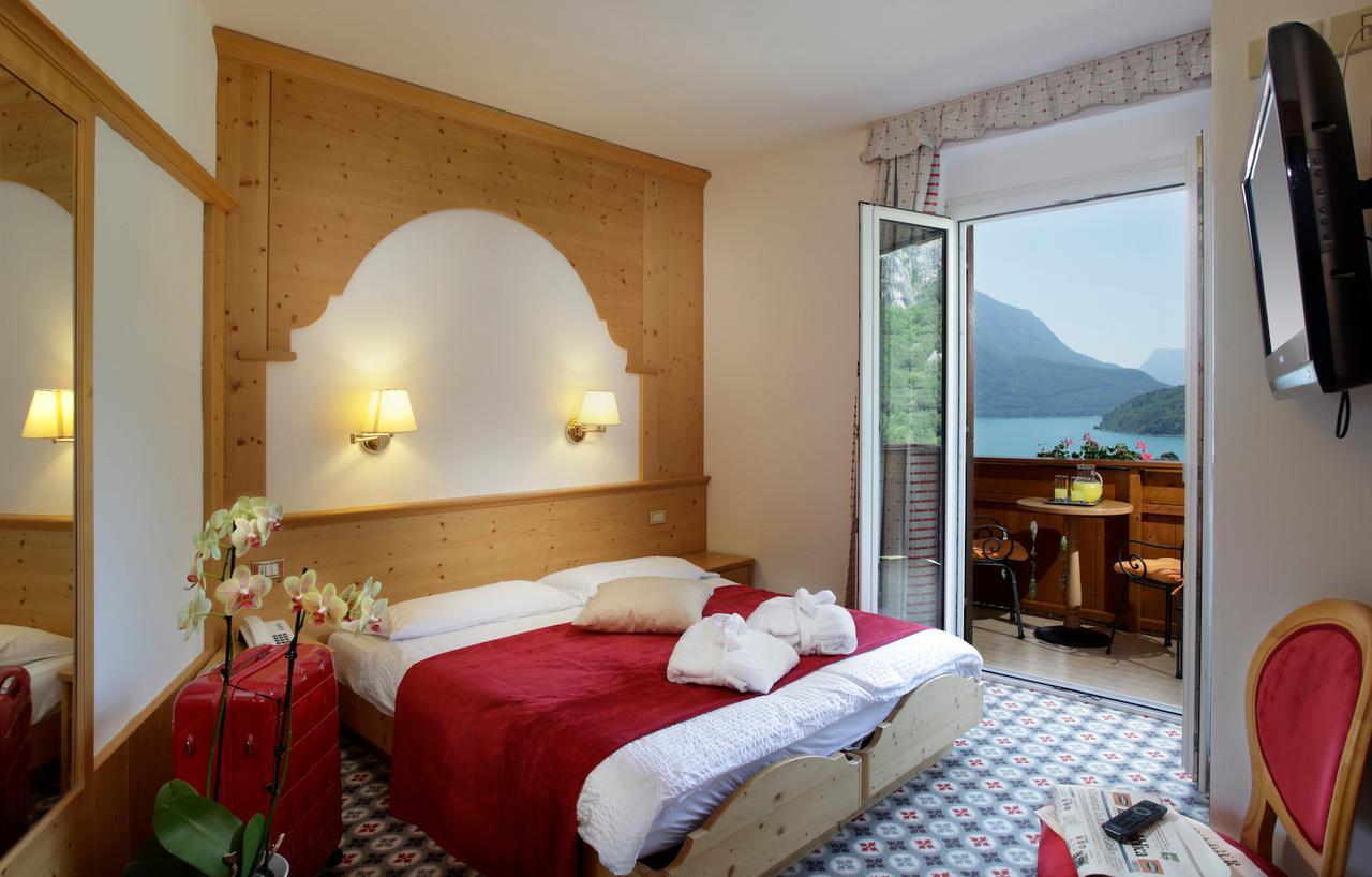 Hotel Olympia Molveno Exteriör bild
