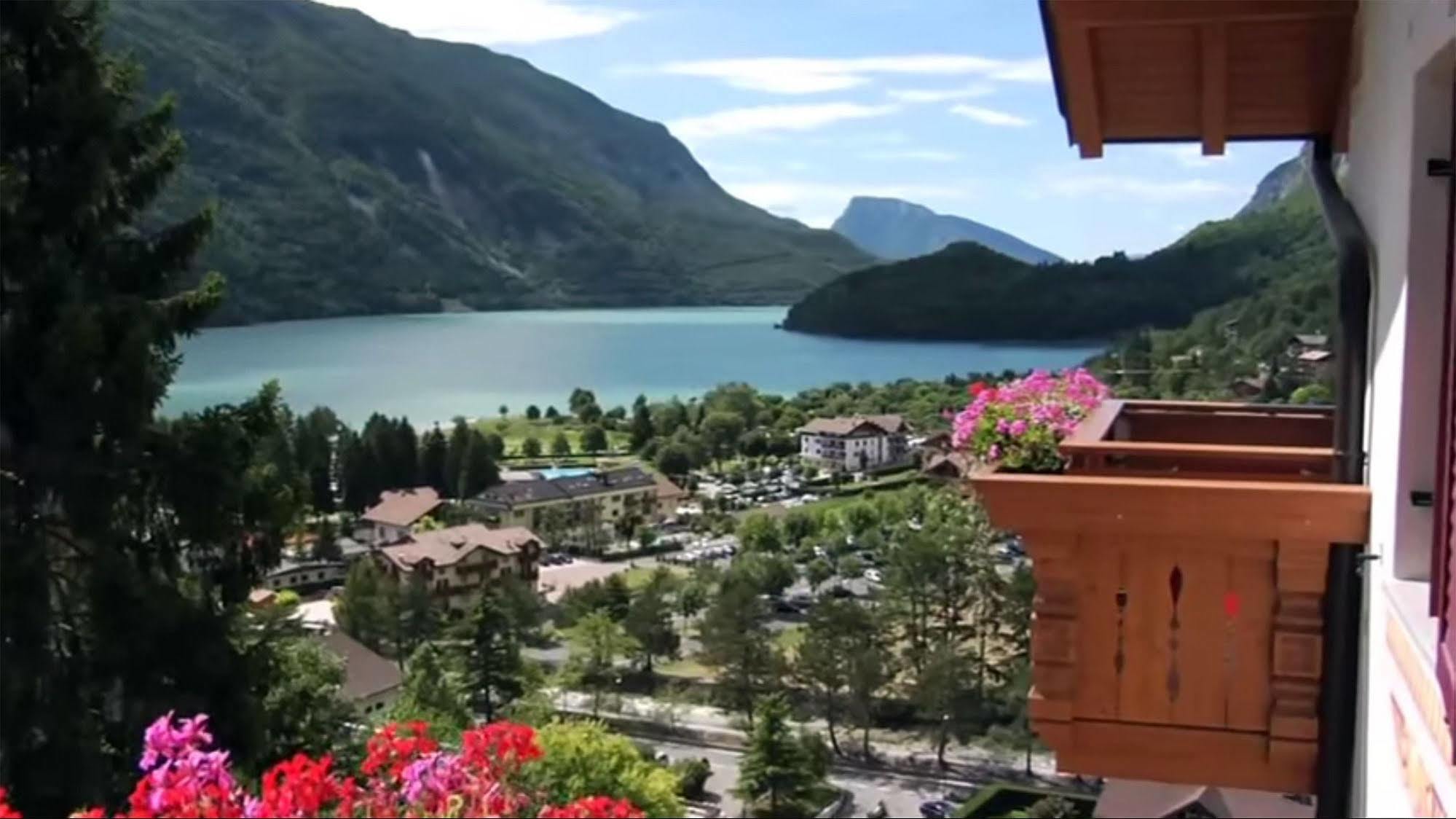 Hotel Olympia Molveno Exteriör bild